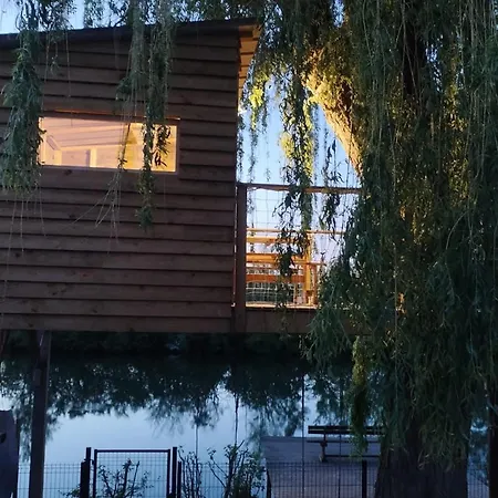 Familial Avec Piscine Privative Chauffee, Terrasse Sur Le Loir Et Proche Du Zoo De - Fr-1-410-329 펜션 *