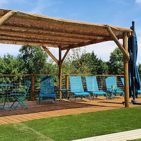 Familial Avec Piscine Privative Chauffee, Terrasse Sur Le Loir Et Proche Du Zoo De - Fr-1-410-329 * La Flèche