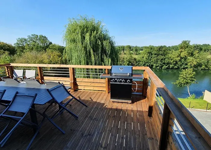 Familial Avec Piscine Privative Chauffee, Terrasse Sur Le Loir Et Proche Du Zoo De - Fr-1-410-329 בית נופש La Flèche