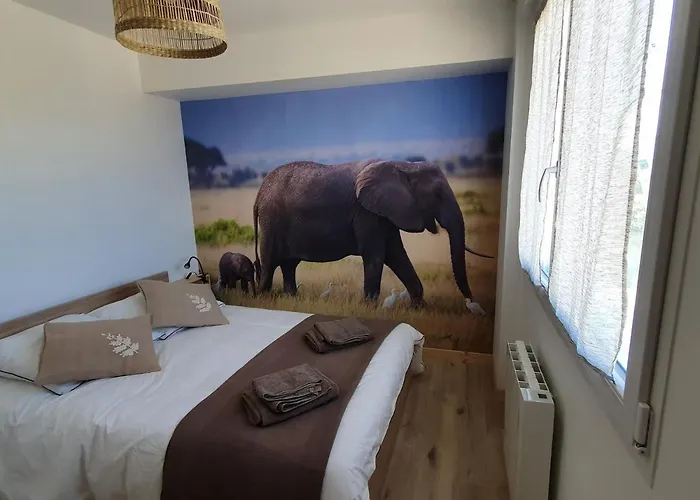 Familial Avec Piscine Privative Chauffee, Terrasse Sur Le Loir Et Proche Du Zoo De - Fr-1-410-329