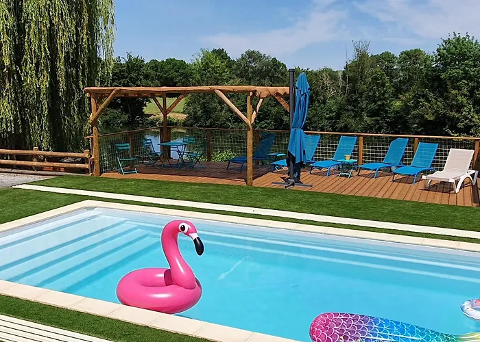Familial Avec Piscine Privative Chauffee, Terrasse Sur Le Loir Et Proche Du Zoo De - Fr-1-410-329 La Flèche